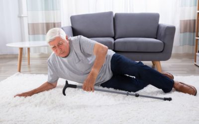 Cadute negli anziani: come prevenire gli incidenti domestici