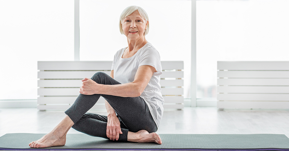 donna che fa yoga