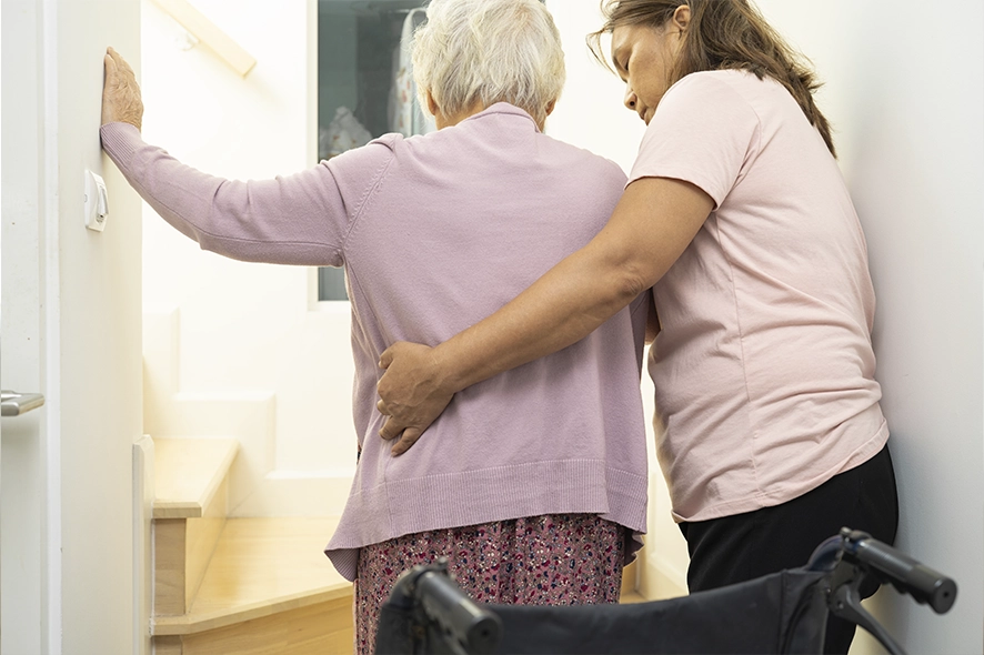 come salire le scale per un disabile